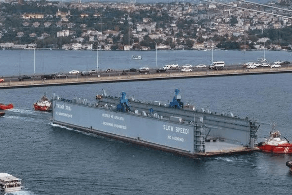 Floating Dock for Russian Nuclear Icebreakers Built Heads to Murmansk